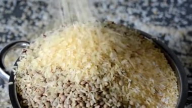 Pirinç ve pot - dökme pirinç pişirme mercimek