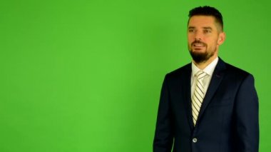 İş adamı (söz) - yeşil ekran - studio konuşuyor