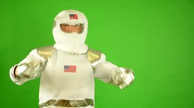 Astronot memnuniyetle - yeşil ekran