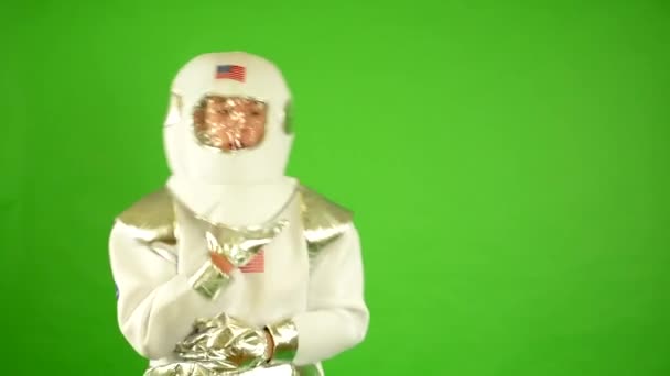 Astronaut erstickt - grüner Bildschirm — Stockvideo