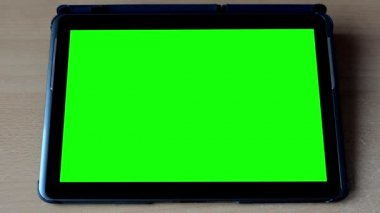 Tablo ekranda tablet - yeşil