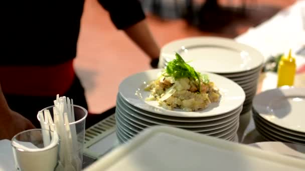 Chef prepared food (meal: pasta) - waiter carries meals to customers — Stock Video