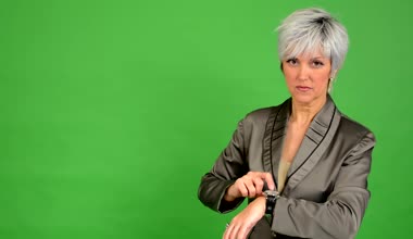 -Yeşil ekran - stüdyo izlemek için iş orta yaşlı kadın Puan
