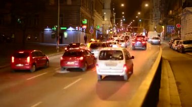 Gece - gece araba ile sokak - şehirde lambalar - araba Far - timelapse