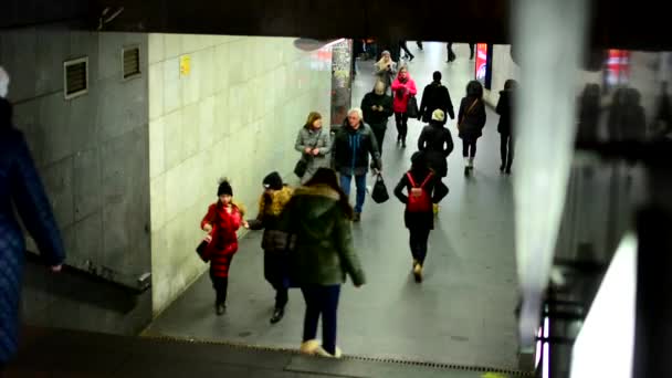 People walking on the staircase to underpass — Stock Video