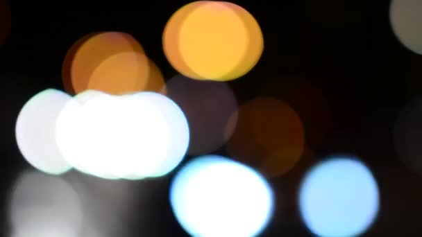 Nacht stad - nacht straat met auto's - lampen - auto koplamp - timelapse - extrem wazig — Stockvideo