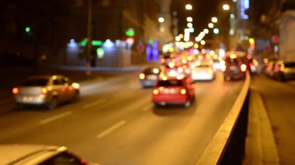Nacht stad - nacht straat met auto's - lampen - auto koplamp - zachte wazig — Stockvideo