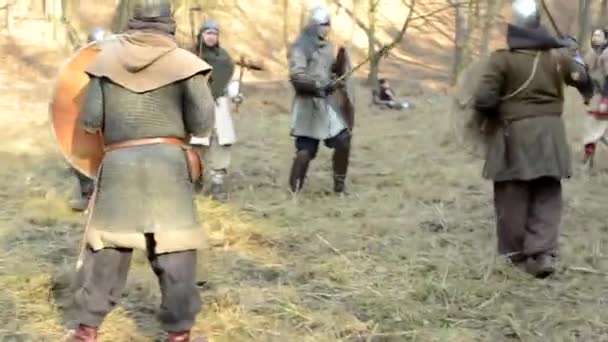 Batalla medieval - guerra - lucha de soldados — Vídeo de stock