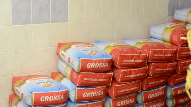 PRAGUE, CZECH REPUBLIC: MARCH 1, 2014: Storekeeper consists flour — Stock Video