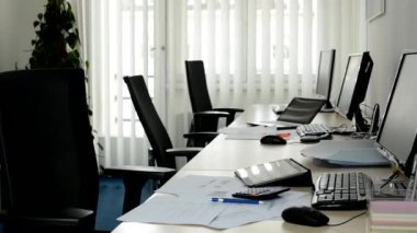 boş ofis - bilgisayarlar ve diğer ekipmanlar