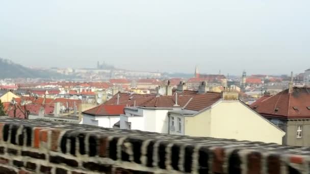 Ville - panorama de prague (bâtiments - toit) - steadicam — Video