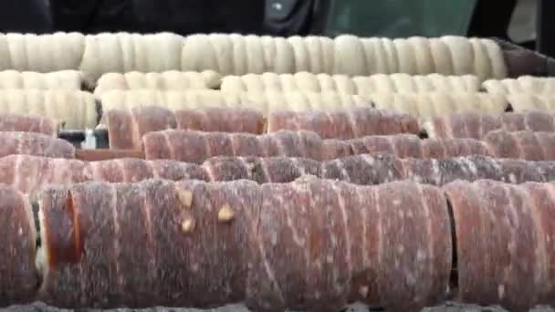 Cseh torta-Trdelnik-készüljön fel a grill — Stock videók