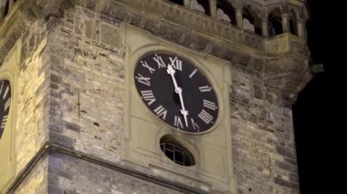 Old Town Hall - gece - saat closeup (detay)