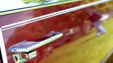 Prag, Çek Cumhuriyeti - 20 Haziran 2015: eski vintage Amerikan arabası - kapı - kapı kolu detay