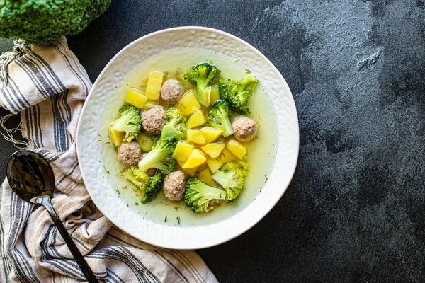 Soep Gehaktballen Broccoli Groenten Voorgerecht Vlees Bouillon Bovenaanzicht Kopieerruimte Voor — Stockfoto