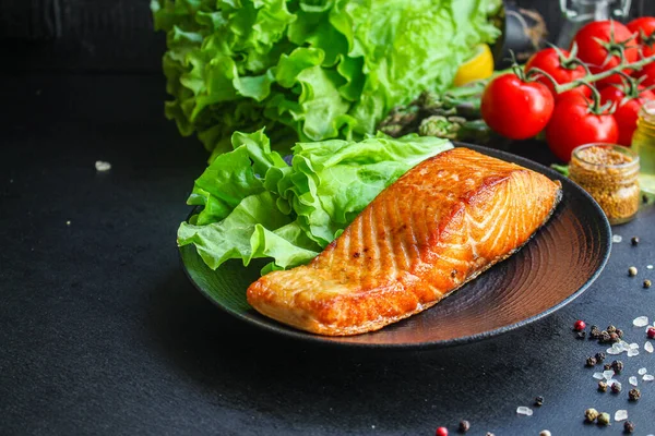 Zalm Vis Gebakken Bbq Grill Zeevruchten Maaltijd Smakelijk Portie Grootte — Stockfoto