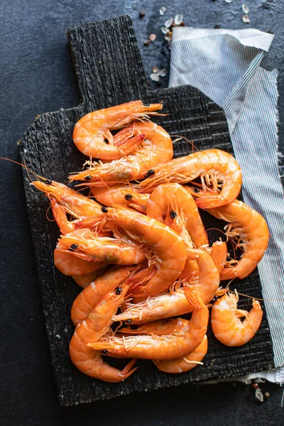 Świeże Krewetki Owoce Morza Gotowych Spożycia Porcji Talerzu Zdrowy Posiłek — Zdjęcie stockowe