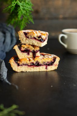 Şenlikli tatlı kurabiye yumuşak yumuşak poğaça tatlı tatlı ev yapımı kek bayram partisi sunan yeni yıl partisi 