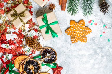 Zencefilli çörek şenlikli tatlı pastalar tatlı tatlı tatlı tatlı tatlı noel pastası bayram partisi sunan yeni yıl hediyesi büyük boy porsiyonlar fotokopi odası arka plan kırsal