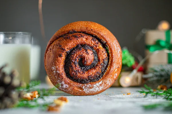 Süß Gebackenes Weihnachtsgebäck Brötchen Dessert Plätzchen Leckeren Festlichen Kuchen Atmosphäre — Stockfoto