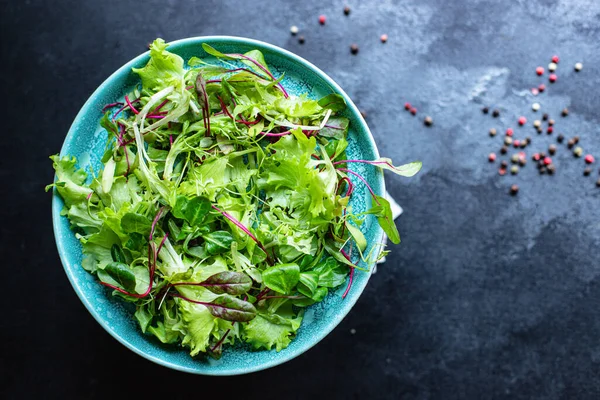 Salada Mistura Verde Deixa Vitaminas Prontas Para Cozinhar Comer Mesa — Fotografia de Stock