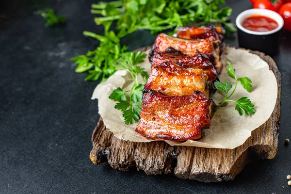 Costelas Pedaços Carne Osso Banha Gordura Grelhado Molho Churrasco Segundo — Fotografia de Stock