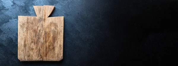 木製のまな板または空のサービス皿キッチン元のフォームテーブルの上に手作りの工芸品のカトラリー木材テキストのためのトップビューのコピースペース背景素朴なイメージ — ストック写真