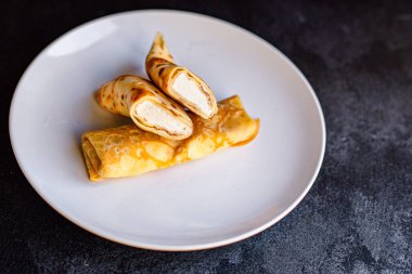 Krep, krep, krep, peynir, ricotta krep, tatlı tatlı tatlı vanilyalı krema, açık hava atıştırmalığı için.