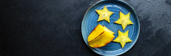 Carambola Étoiles Tranches Fruits Prêt Manger Collation Saine Extérieur Vue — Photo