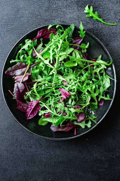 Salada Legumes Mix Greens Alface Folhas Prontas Para Comer Porção — Fotografia de Stock