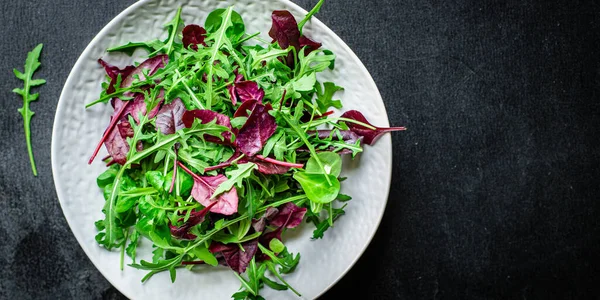 Folhas Alface Salada Legumes Mistura Porções Verdes Mesa Refeição Saudável — Fotografia de Stock