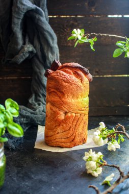 Paskalya pastası pastası geleneği tatlı tatlı tatlı hristiyan bayramı sağlıklı yemek fotokopi odası arka plan kırsal
