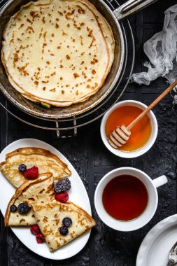 böğürtlenli ince krep