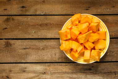 fırında kabak dilimleri üst görünüm 