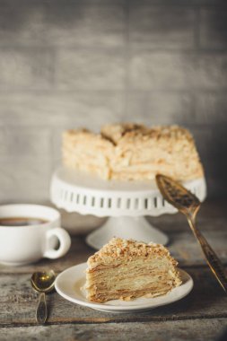 Napolyon pastası kırsal arka planda
