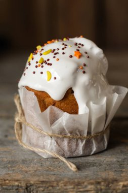 Kremalı Paskalya pastası.