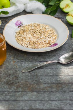 Elma ve ballı yulaf ezmesi