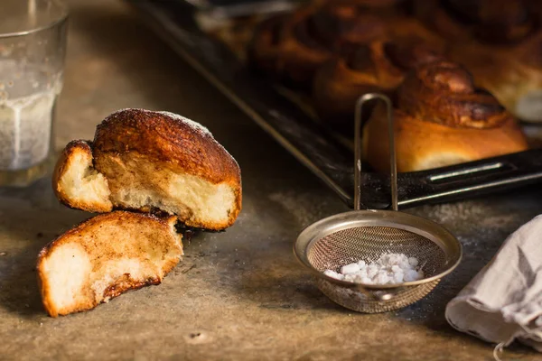 Freshly Baked Cinnamon Buns Close — Stock Photo, Image