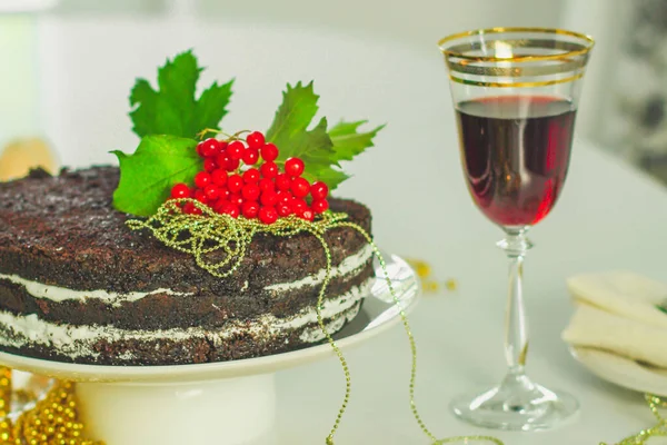 Rotwein Und Kuchen Tisch Zum Weihnachtsessen — Stockfoto