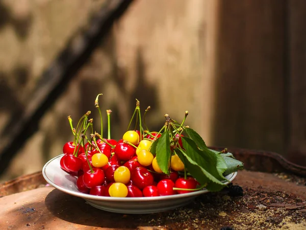 Close Ripe Cherries — Stock Photo, Image
