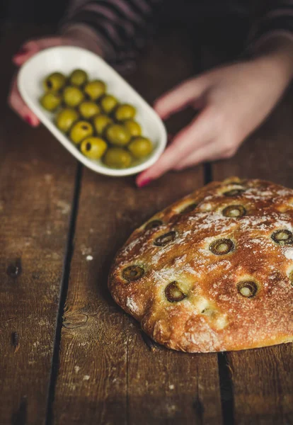 Pão Ciabatta Com Azeitonas — Fotografia de Stock