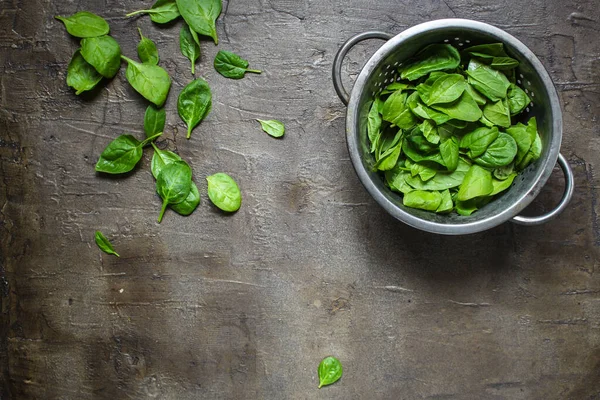 Top View Fresh Green Spinach Leaves Gray Background — Stock Photo, Image