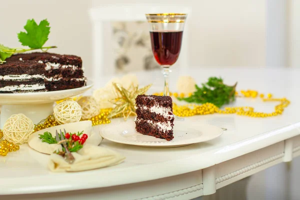 Red Wine Cake Table Served Christmas Dinner — Stock Photo, Image