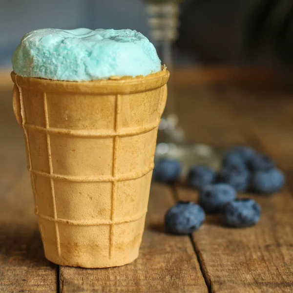 蓝莓蓝冰淇淋 — 图库照片
