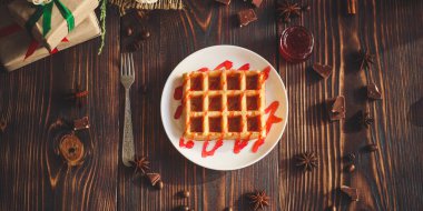 Kahvaltı için Belçika waffle 'larını kapat. 