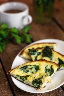 Ispanaklı omlet, yakından.