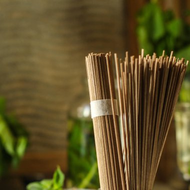 Bambu sopaları yaklaş.