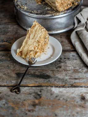 Napolyon pastası kırsal arka planda