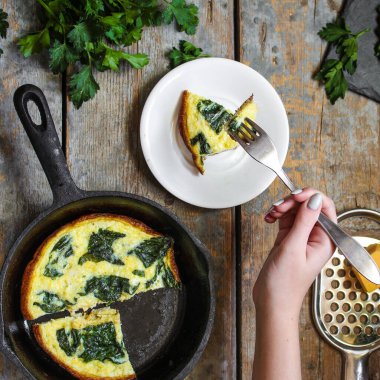 Ispanaklı omlet, yakından.