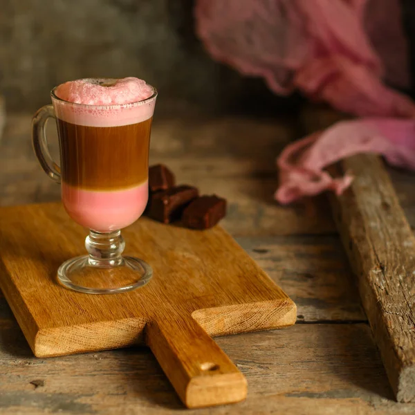 Cerrar Latte Rosa Con Jarabe — Foto de Stock